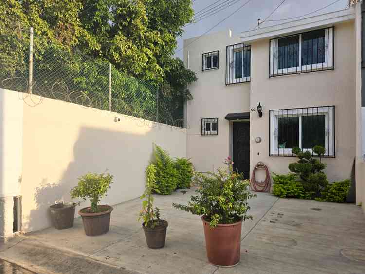 casa en venta avenida guadalupe res chapalita inn zapopan jalisco p4DLhGj